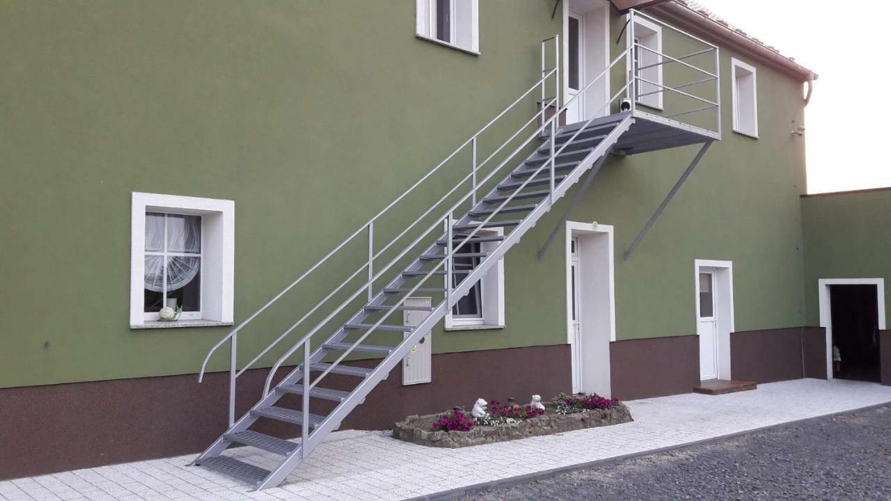 Gospodarstwo Agroturystyczne " Gabrysia " Wykroty  Dış mekan fotoğraf